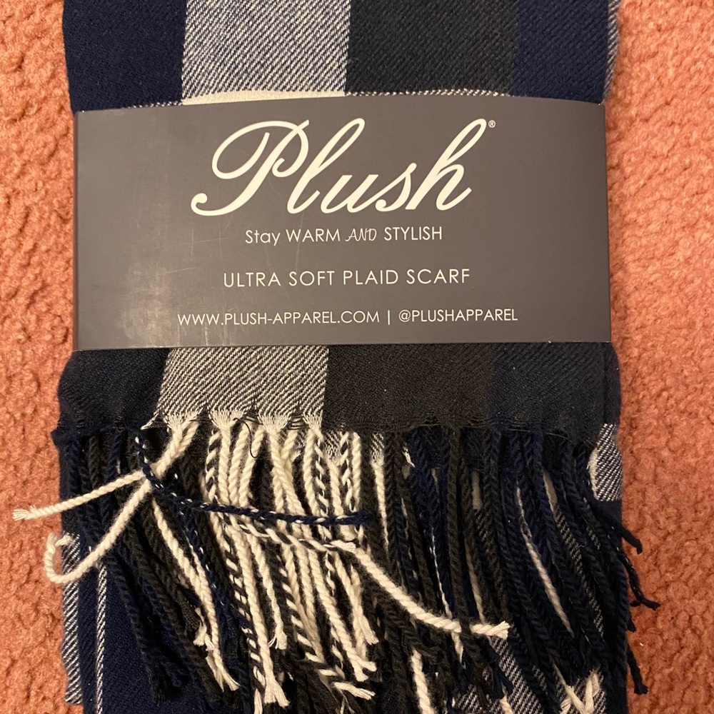 Plush plaid scarf